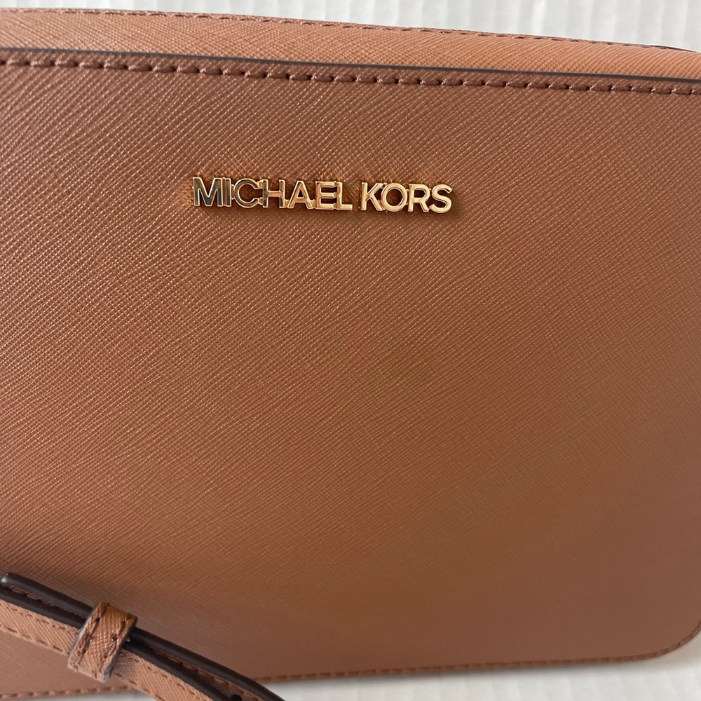 Michael Kors Jet Set Large Brown Leather Crossbody NWT - Picture 3 of 6